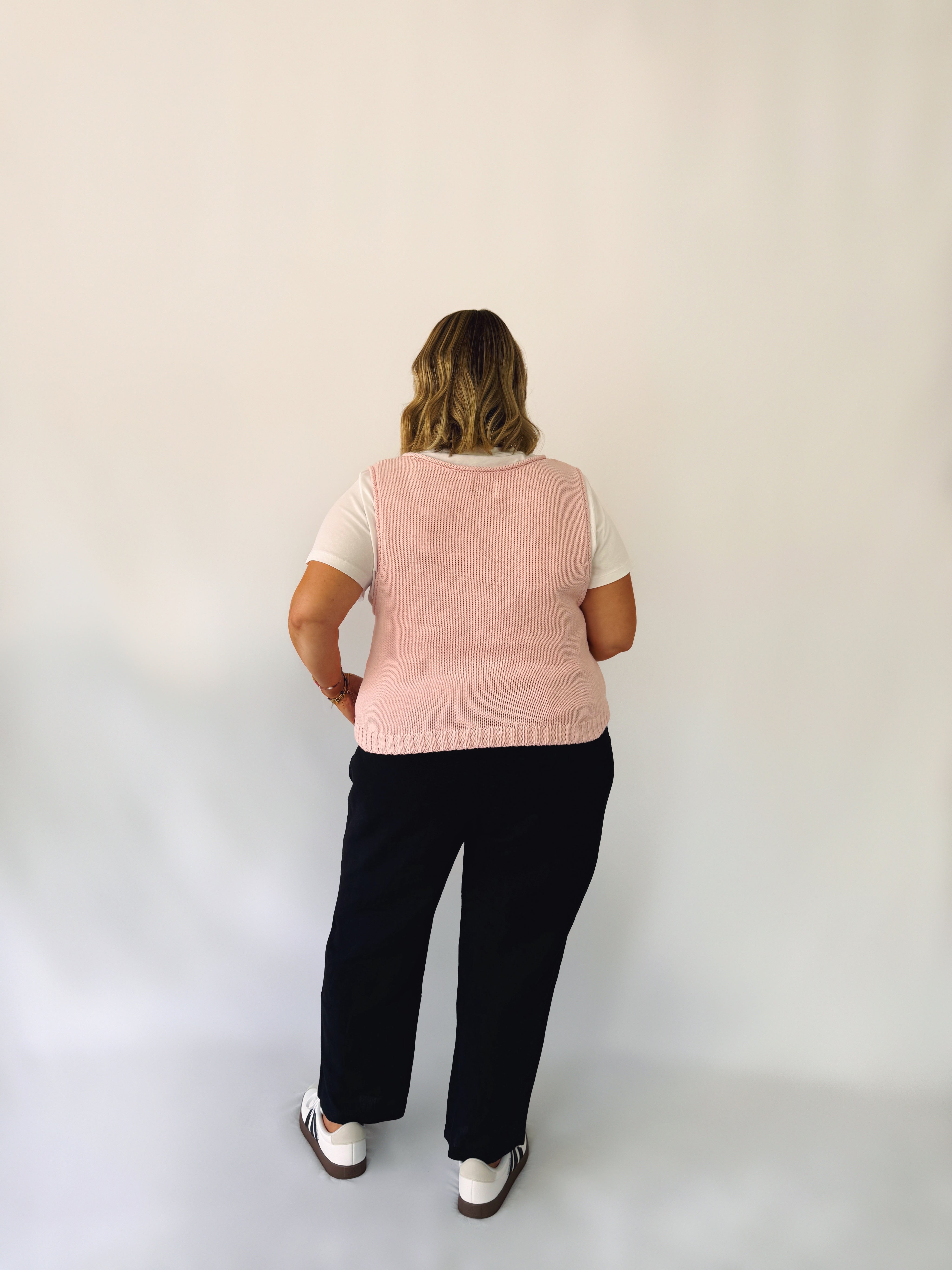 Jess_20in_20Size_202_20staple_20tank_20back_VSCO.jpg