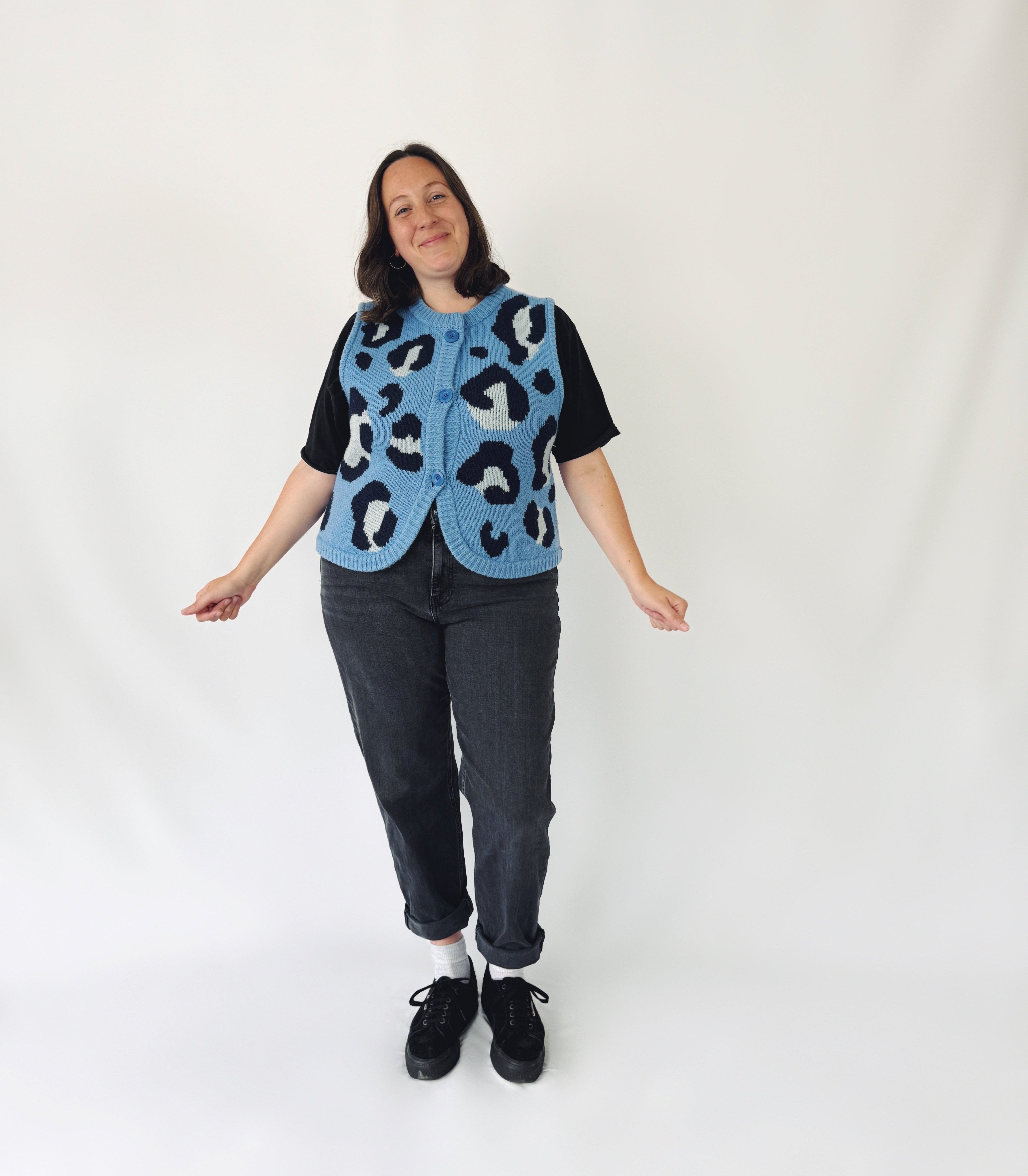 Amy_in_size_2_leopard_gilet-VSCO-2.jpg