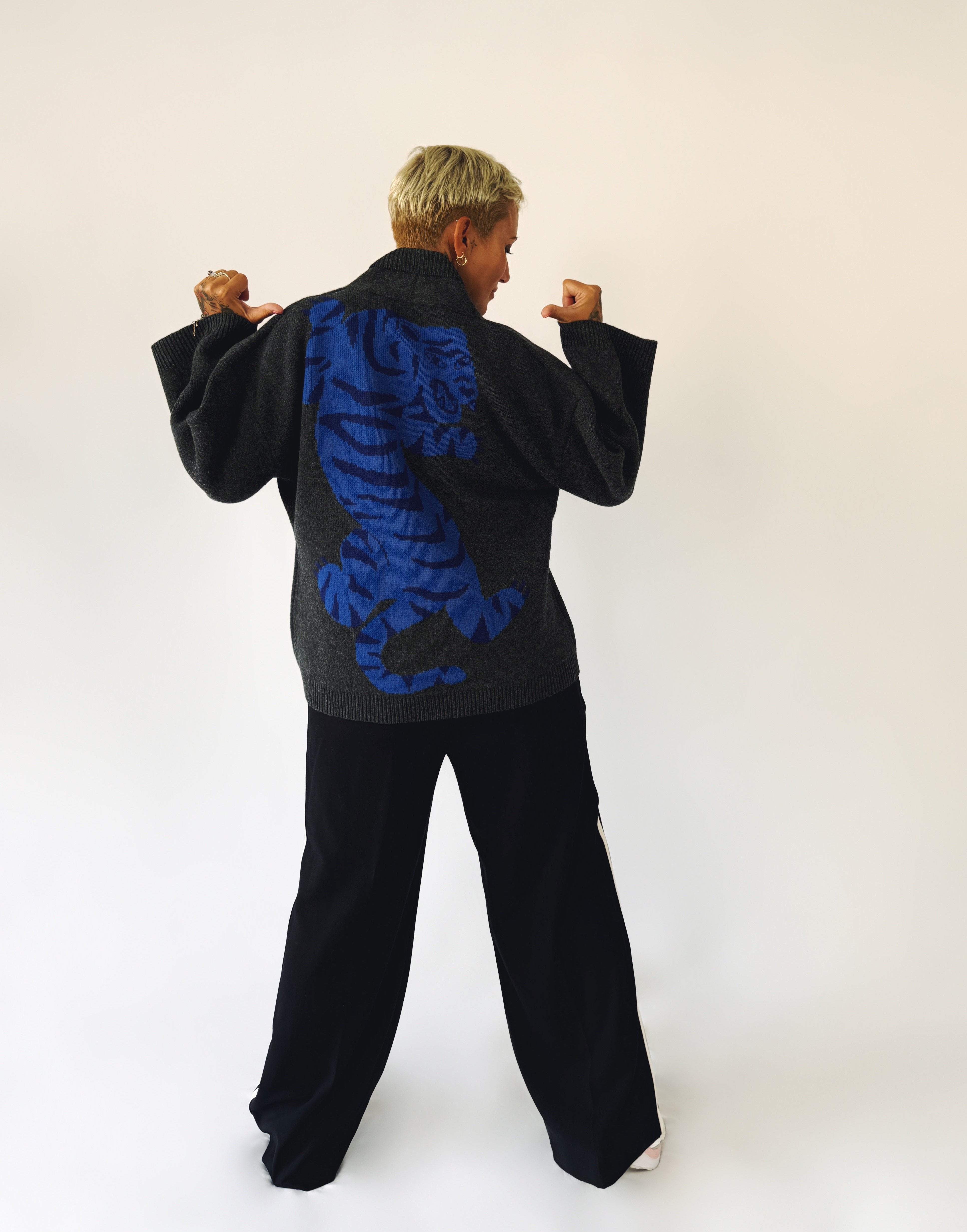 Becky_in_size_1_tiger_cardigan_back-VSCO.jpg