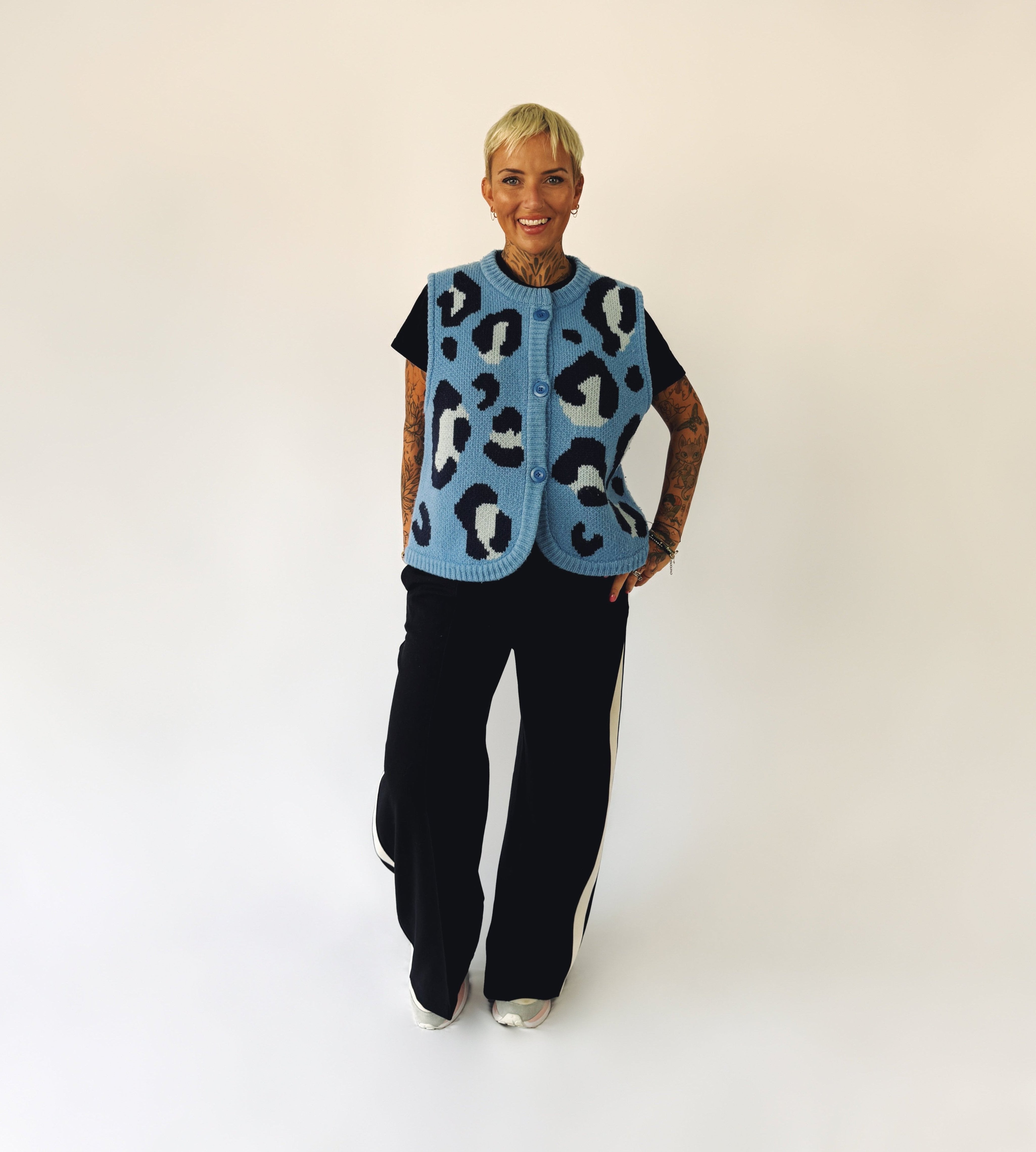 Becky_in_size_2_leopard_gilet-VSCO.jpg