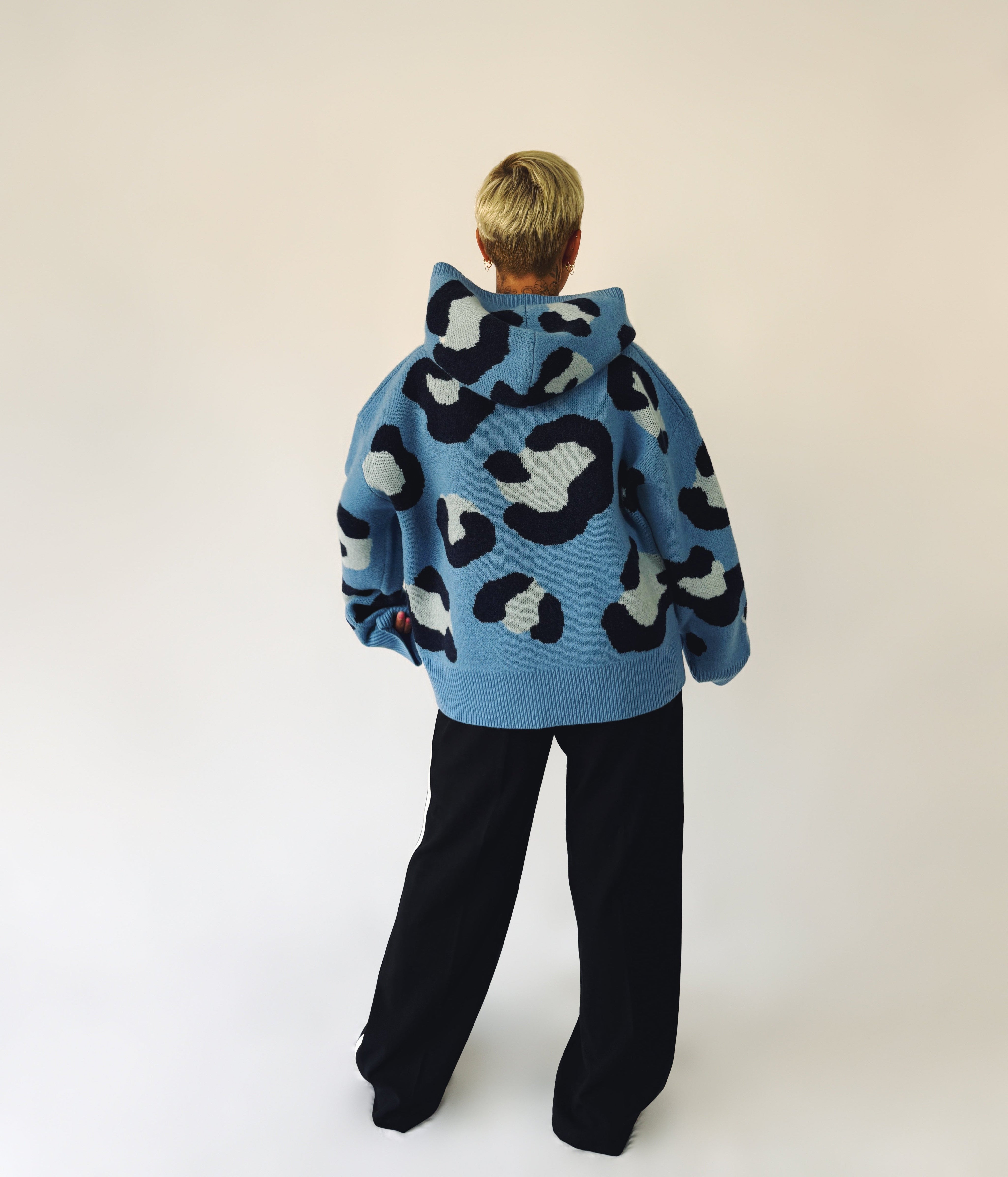 Becky_in_size_2_leopard_hoodie_back-VSCO.jpg