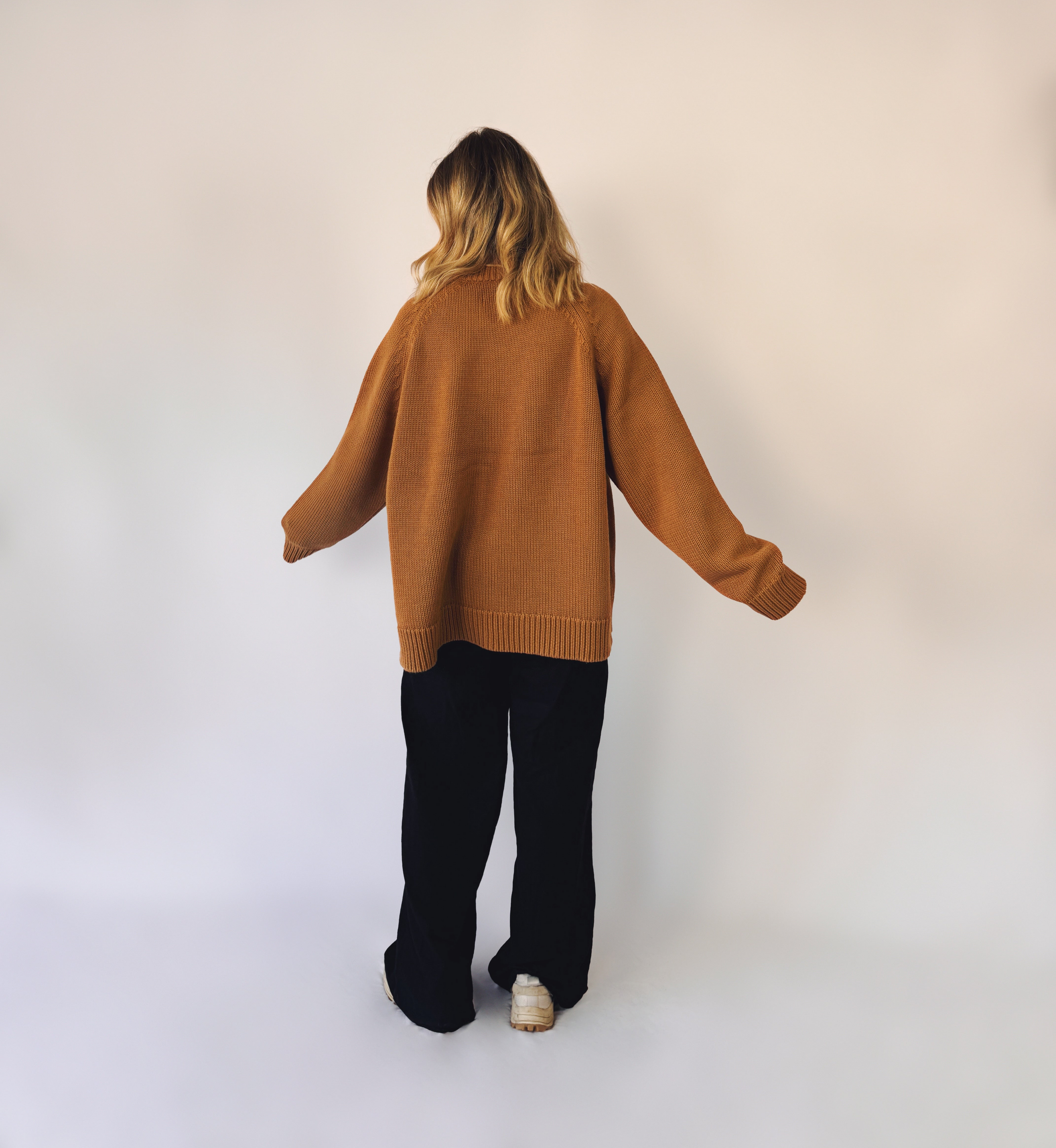 Cat_in_Size_2_staple_crew_back-VSCO.png