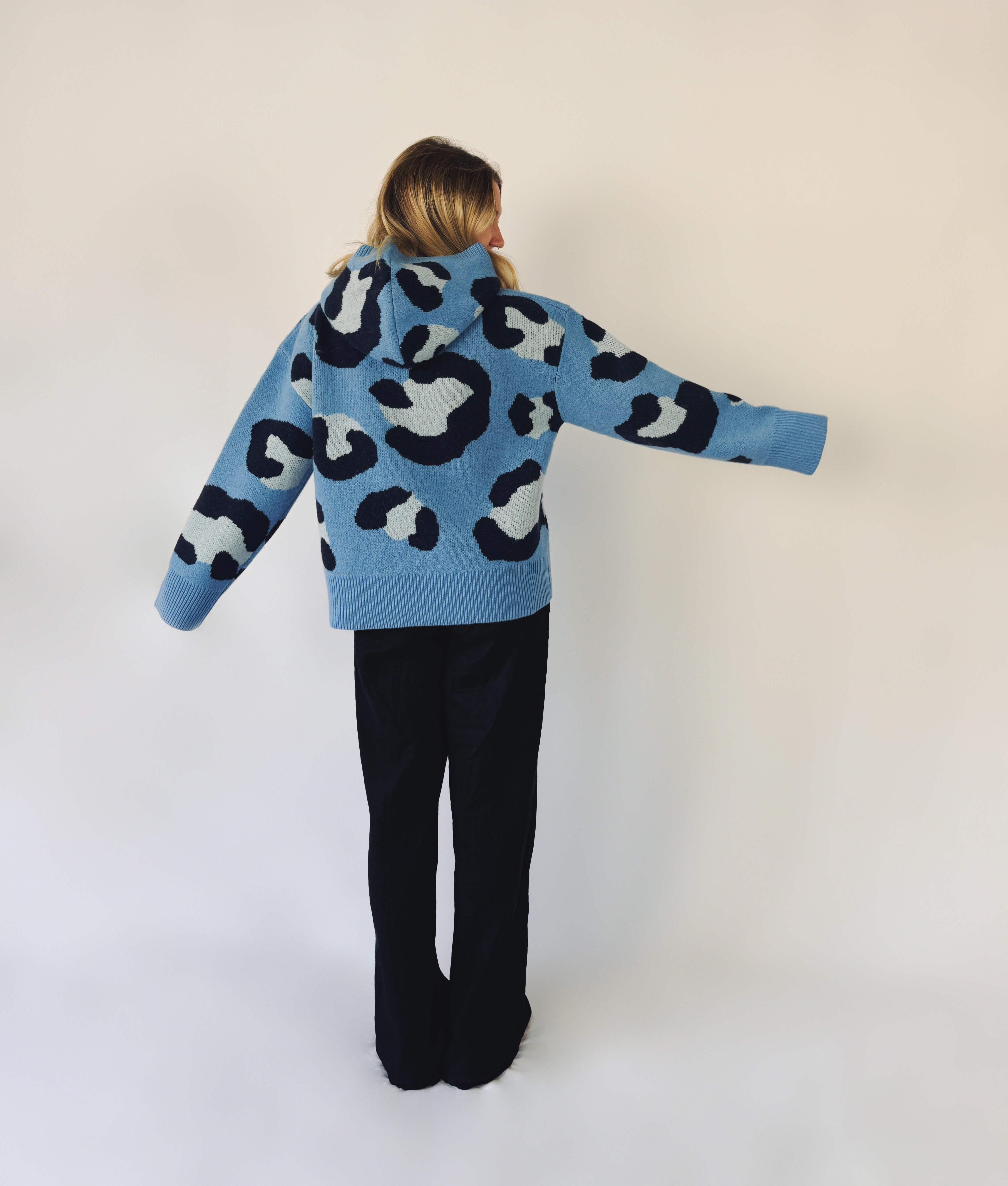 Cat_in_the_Size_1_leopard_hoodie-VSCO.png