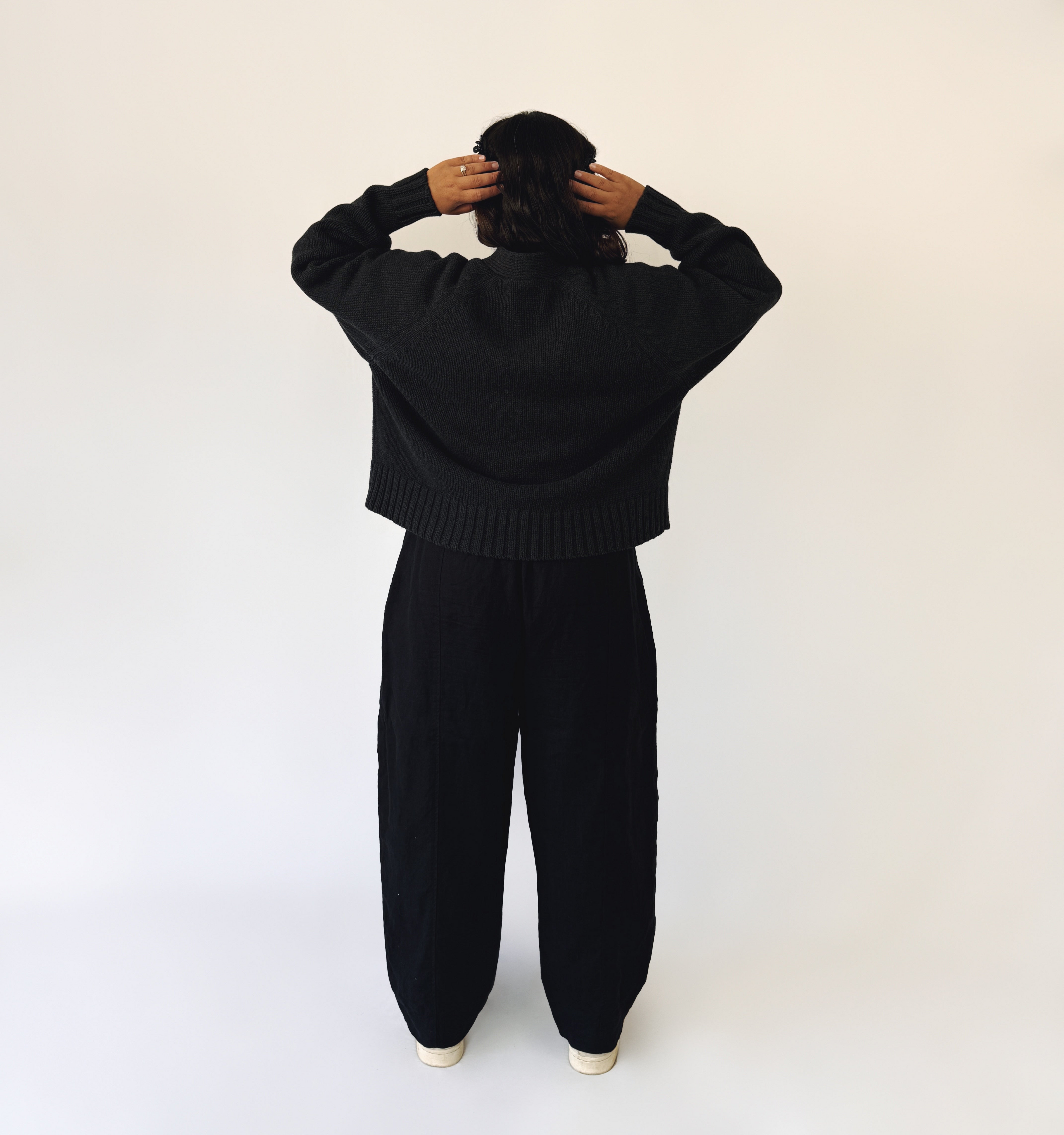 Fleur_in_size_1_staple_cardi_back-VSCO.png