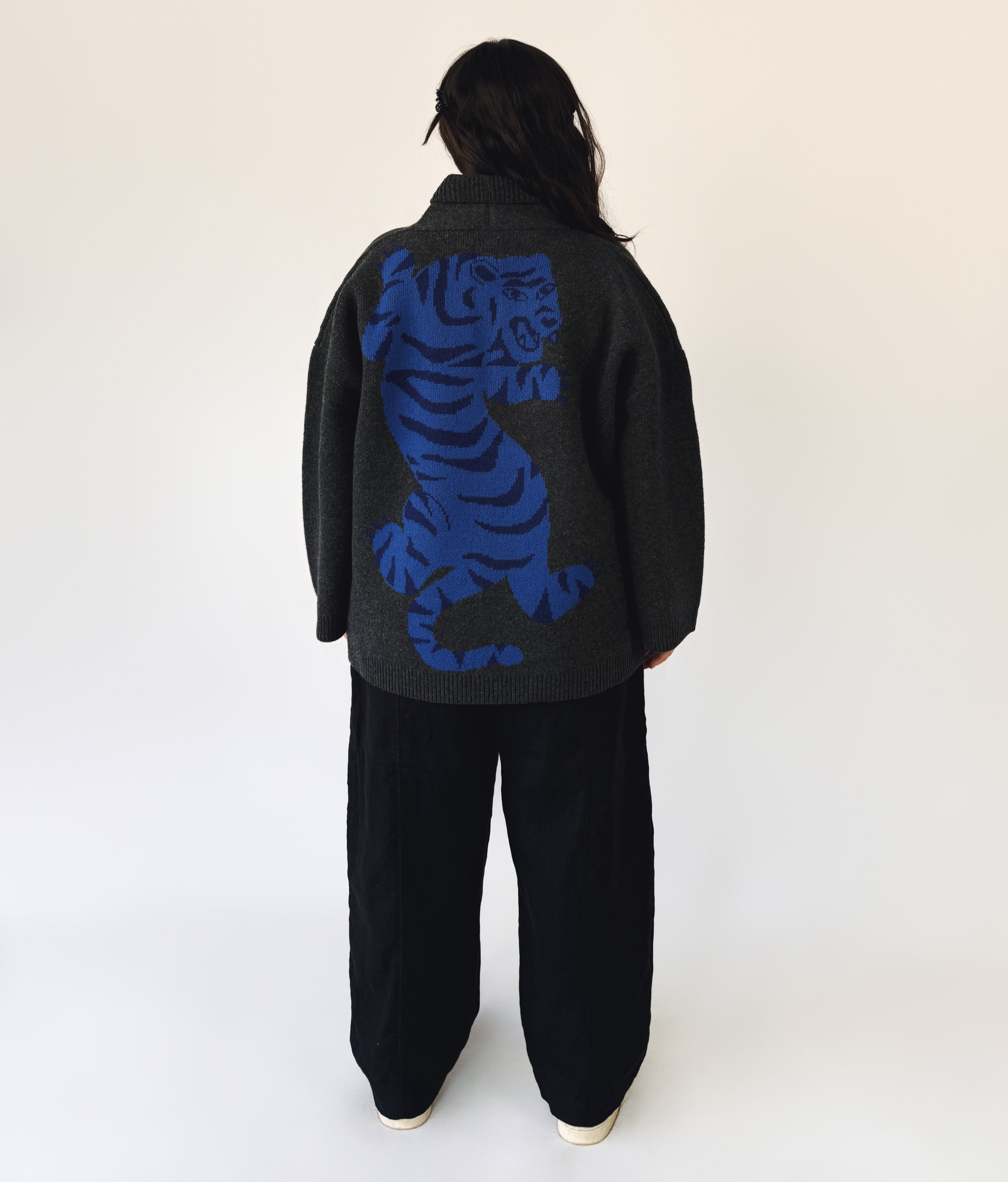 Fleur_in_size_2_tiger_cardi_back-VSCO_71a2fca2-65fd-48cc-aab2-c5c641c83af6.png