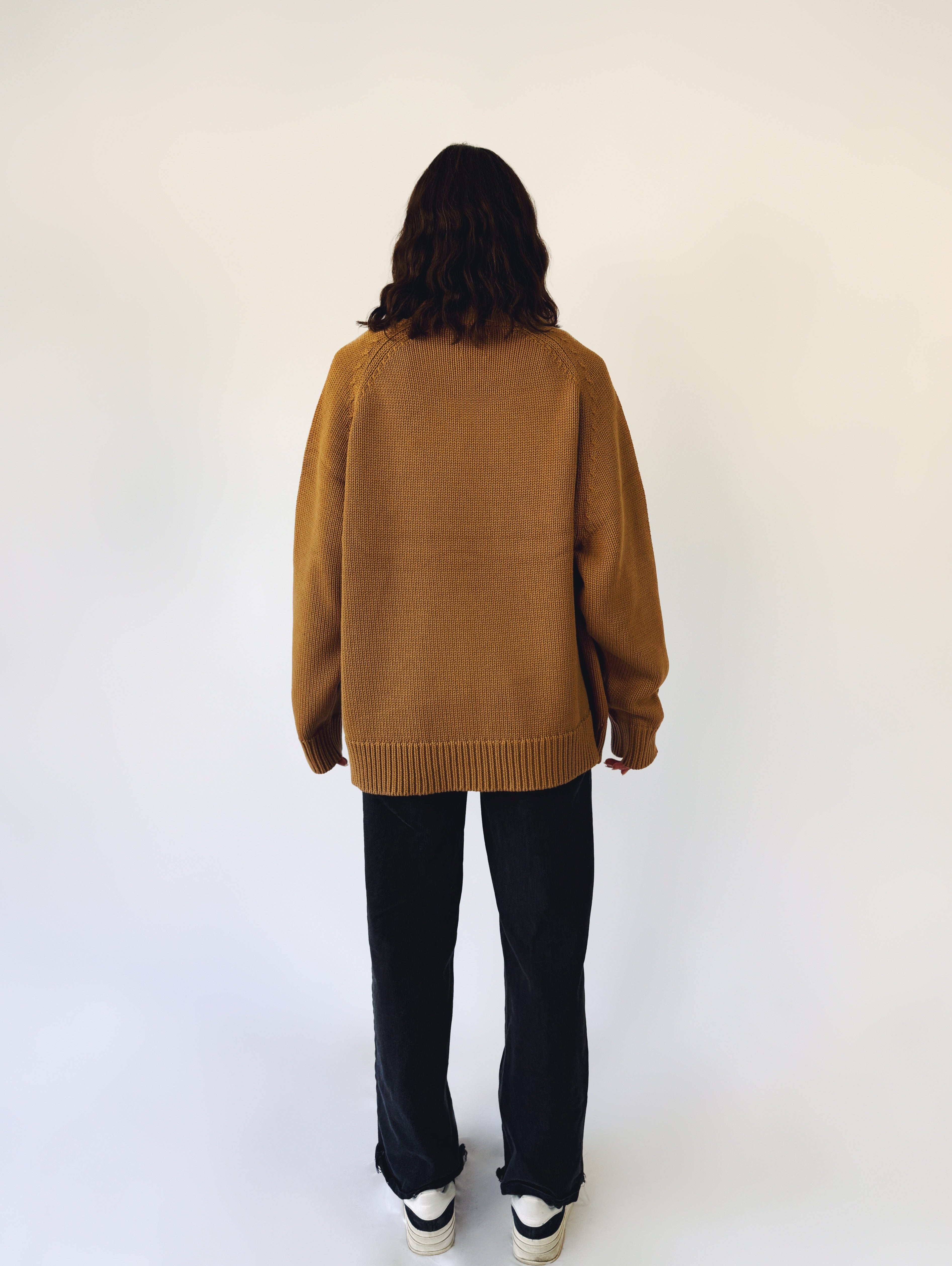 Seany_in_size_2_staple_crew_back-VSCO.jpg