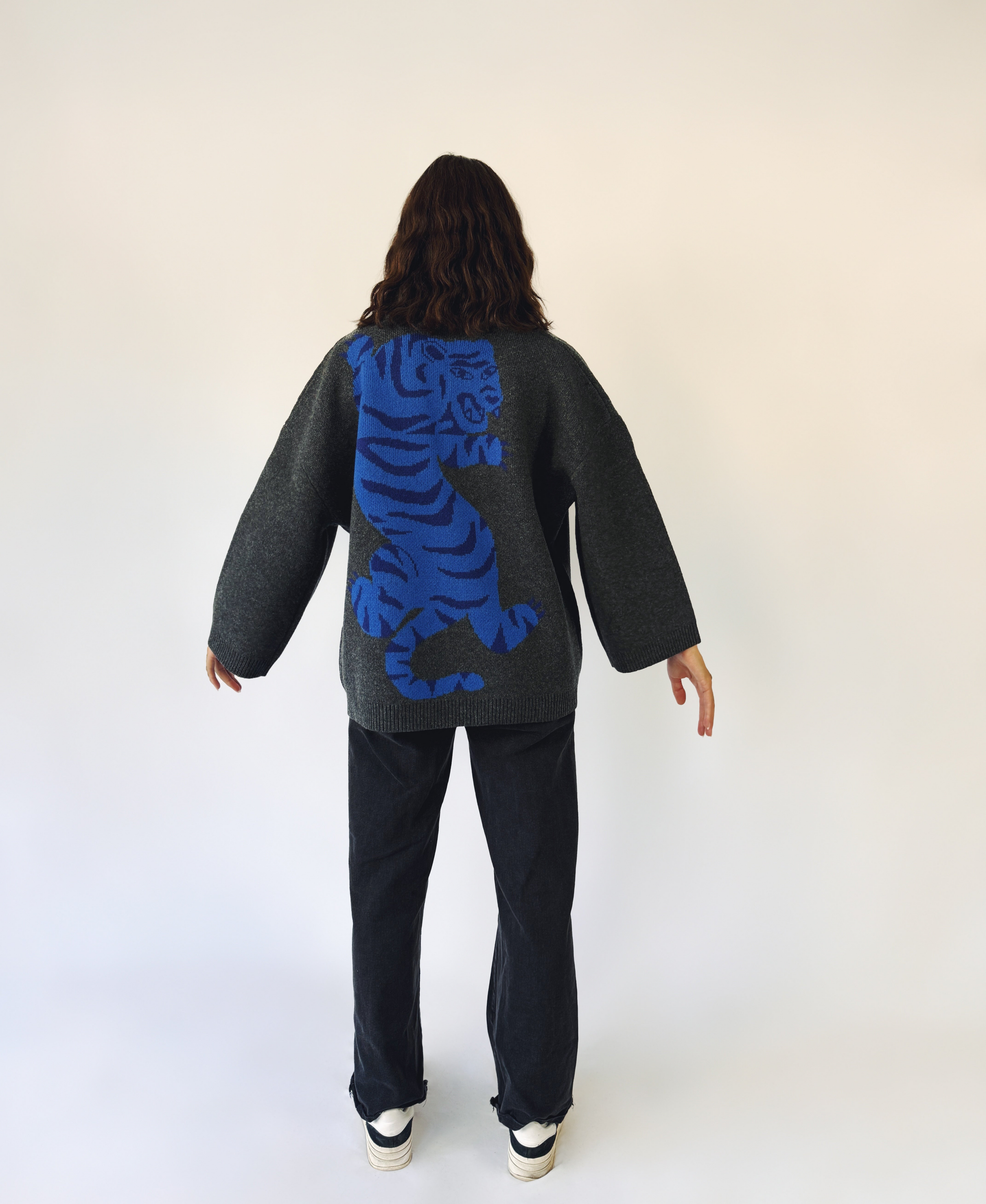 Seany_in_size_2_tiger_cardi_back_1_-VSCO.png