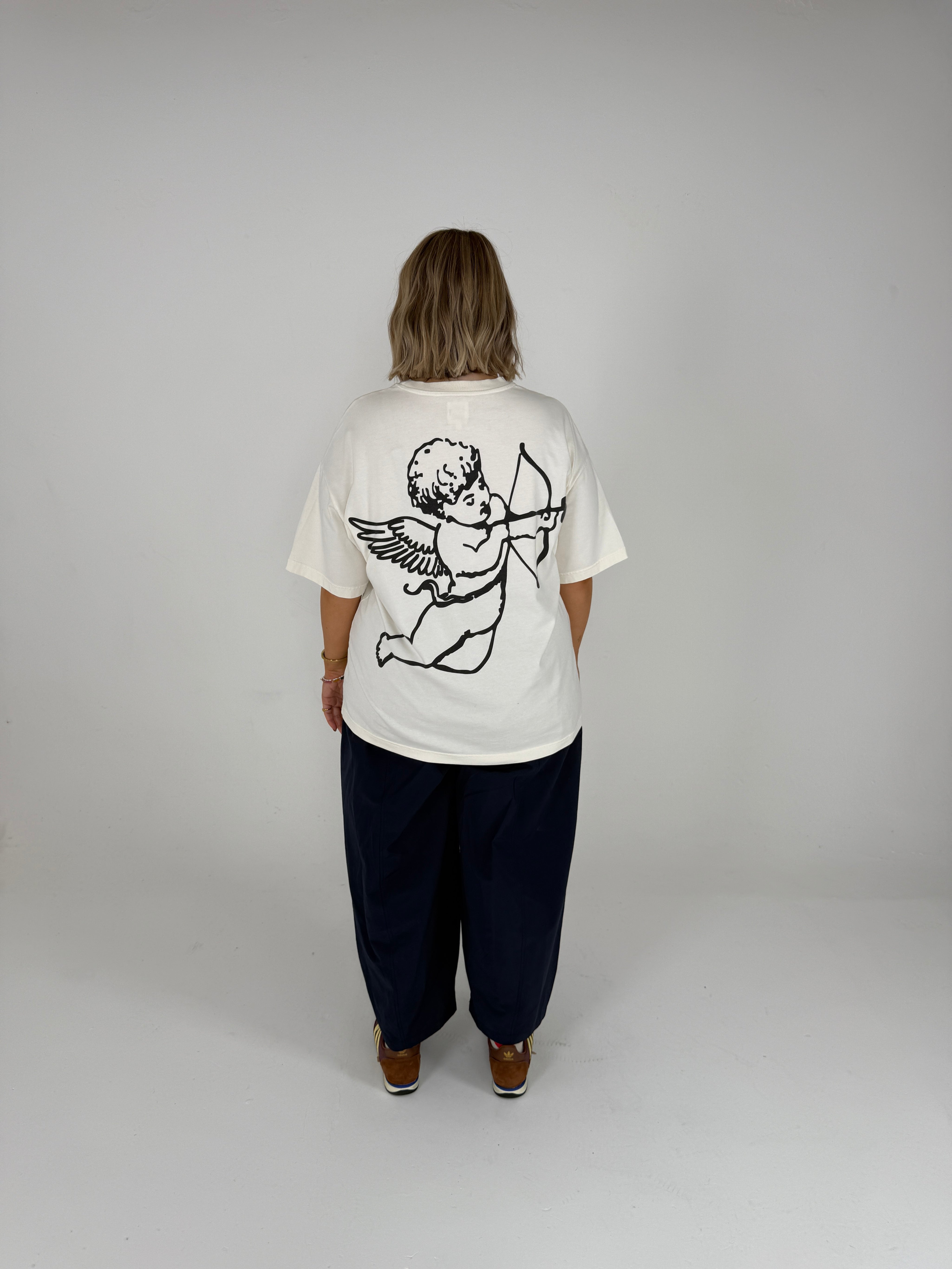Size_2_Tshirt_d7034db8-3b9e-42bb-bf00-2a0e0bfd7397.jpg