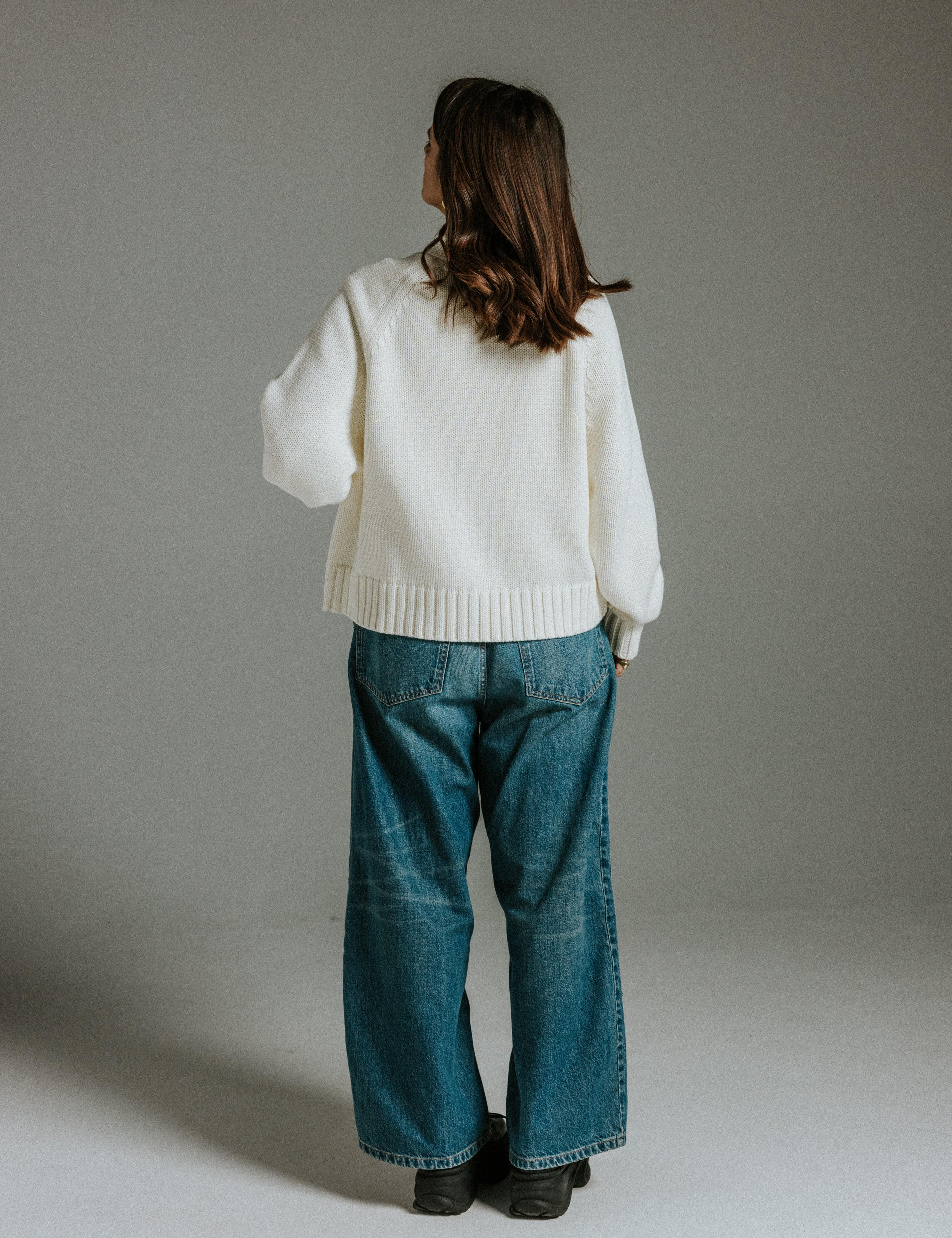 Boxy fit panna cotta cotton cardigan with slightly cropped length and pockets