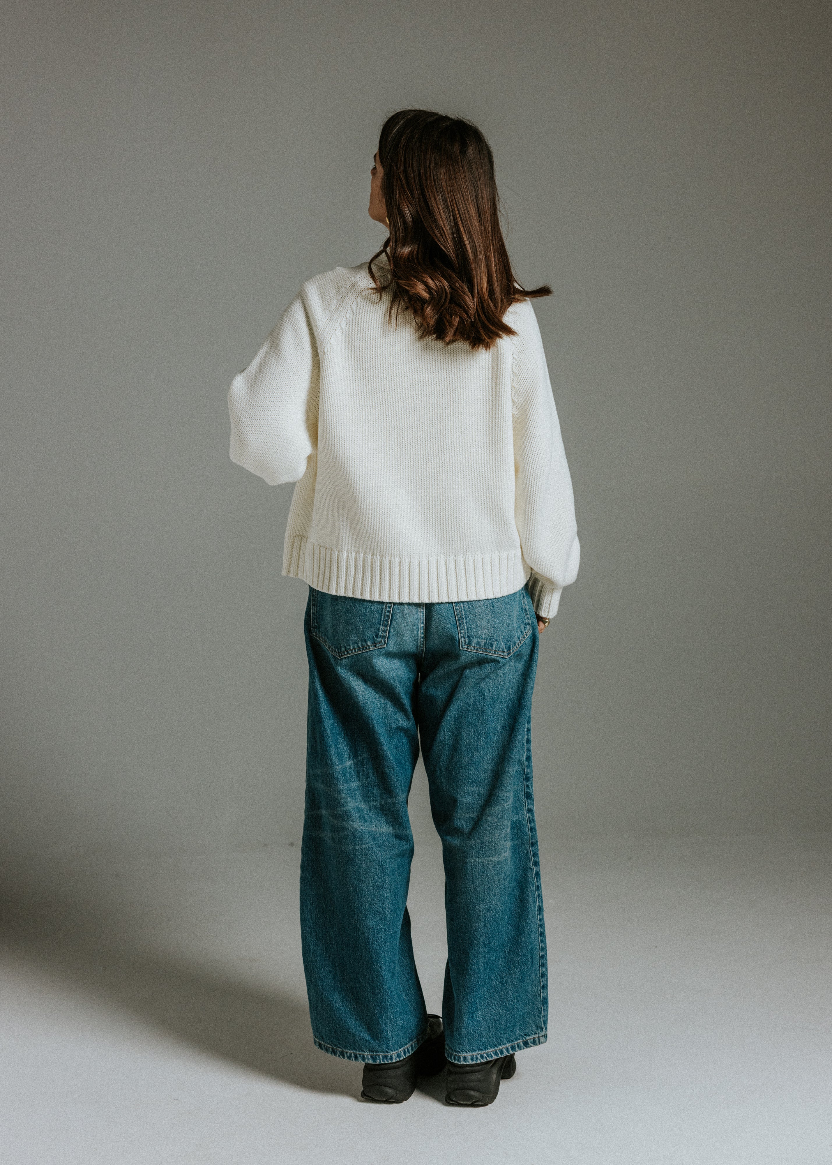 Boxy fit panna cotta cotton cardigan with slightly cropped length and pockets